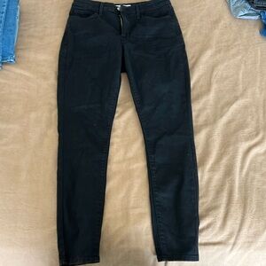 LEVI BLACK SKINNY SIZE 10 (30)